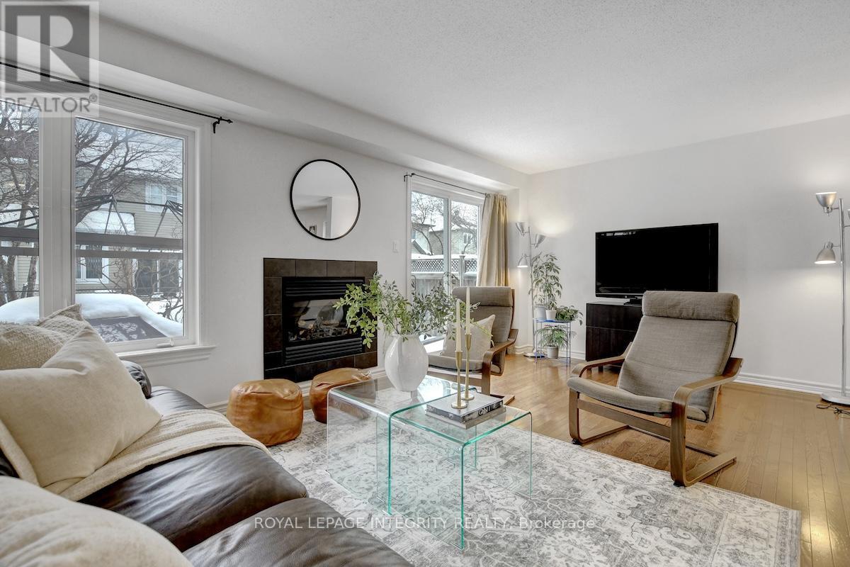 376 Horseshoe Crescent, Ottawa, Ontario  K2S 0B5 - Photo 14 - X12758610