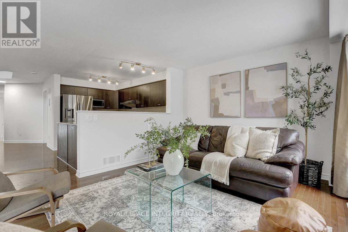 376 Horseshoe Crescent, Ottawa, Ontario  K2S 0B5 - Photo 11 - X12758610