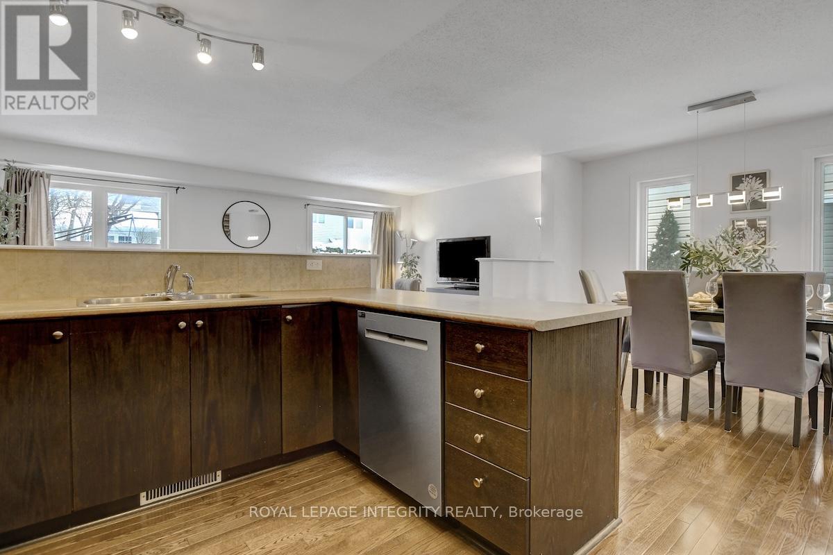 376 Horseshoe Crescent, Ottawa, Ontario  K2S 0B5 - Photo 18 - X12758610
