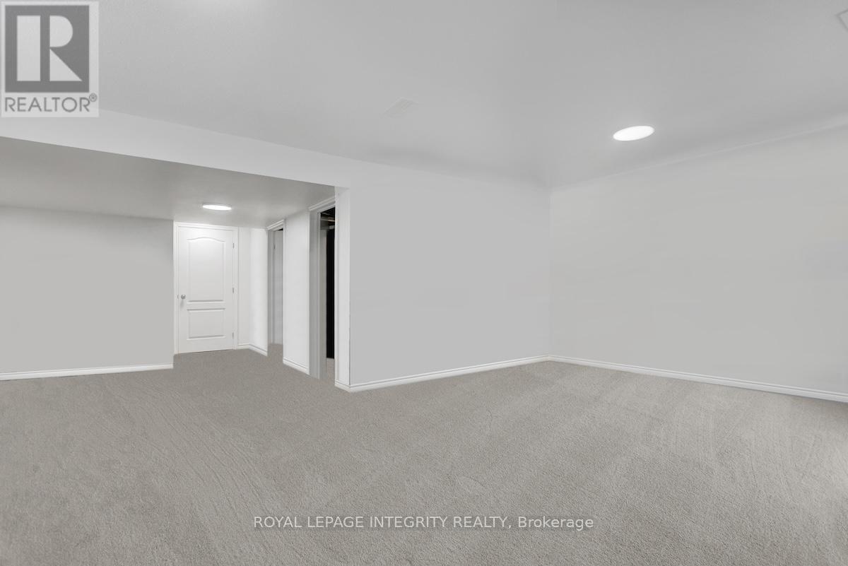 376 Horseshoe Crescent, Ottawa, Ontario  K2S 0B5 - Photo 38 - X12758610