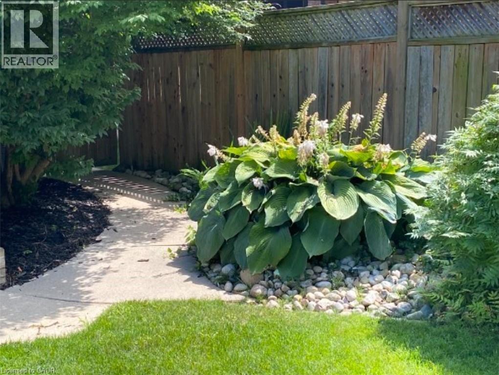 593 Guildwood Place, Waterloo, Ontario  N2K 3M3 - Photo 37 - 40799264