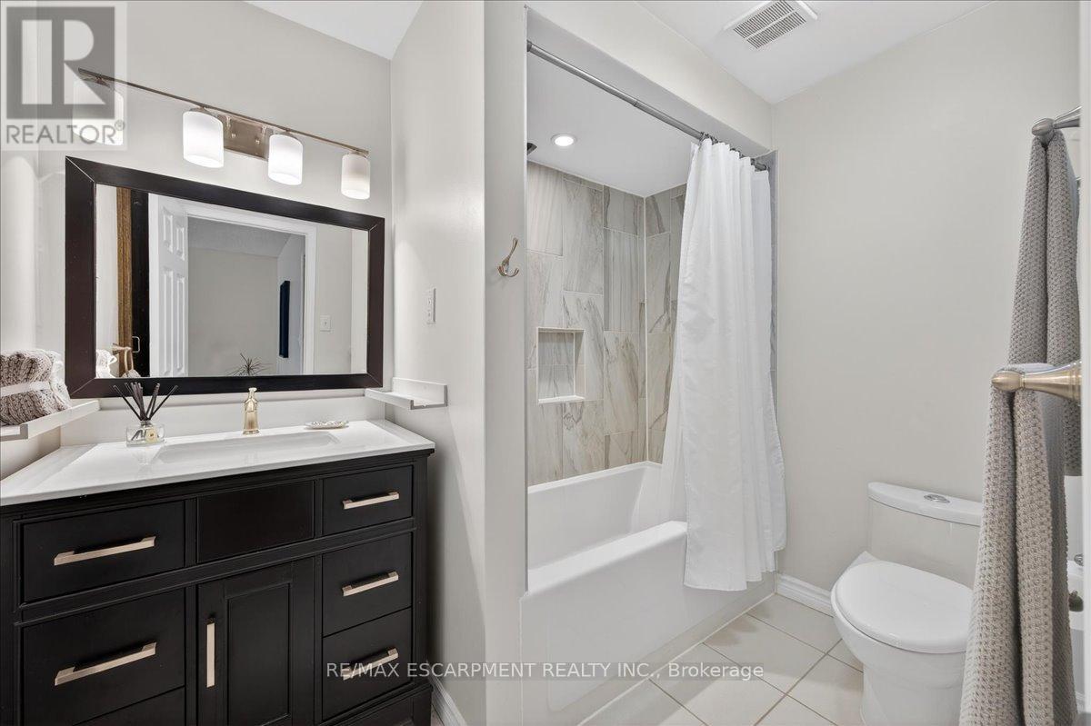 54 Goldcrest Drive, Hamilton, Ontario  L8G 4T6 - Photo 22 - X12763106