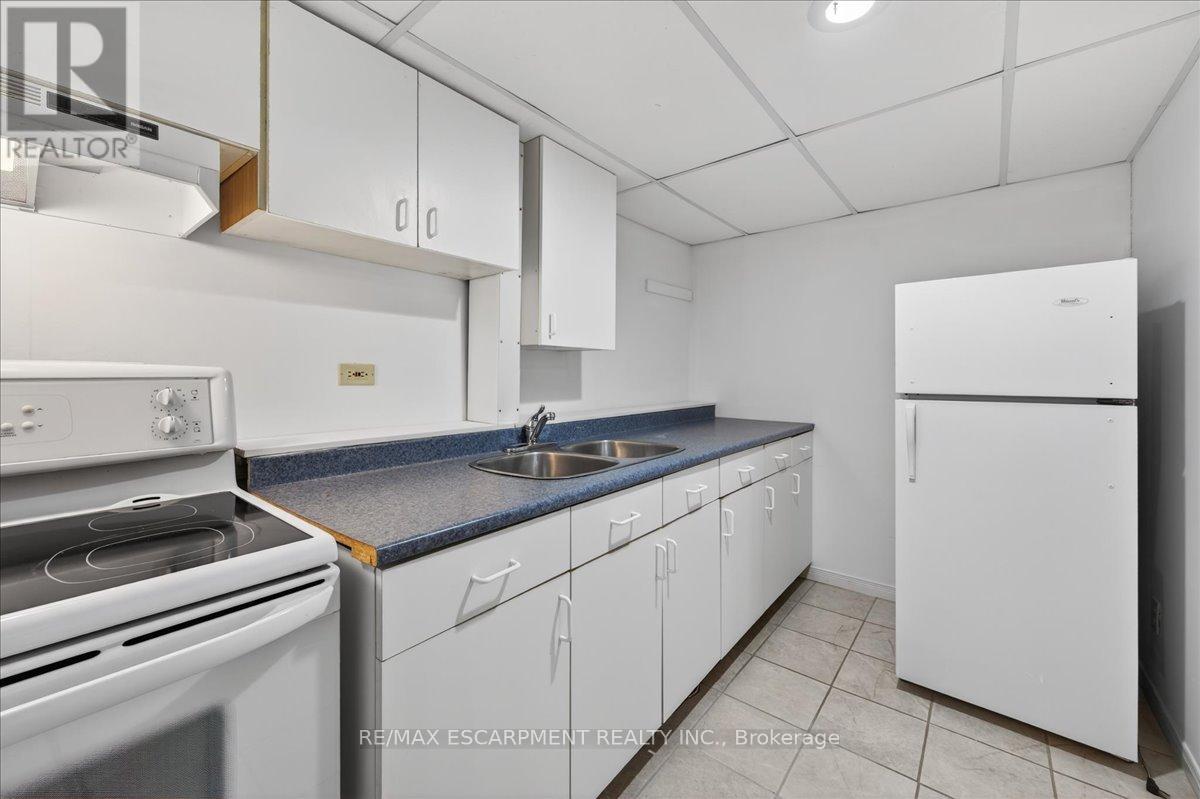 54 Goldcrest Drive, Hamilton, Ontario  L8G 4T6 - Photo 30 - X12763106