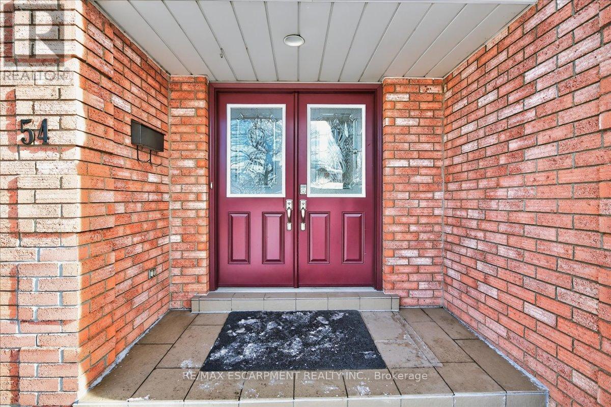 54 Goldcrest Drive, Hamilton, Ontario  L8G 4T6 - Photo 4 - X12763106