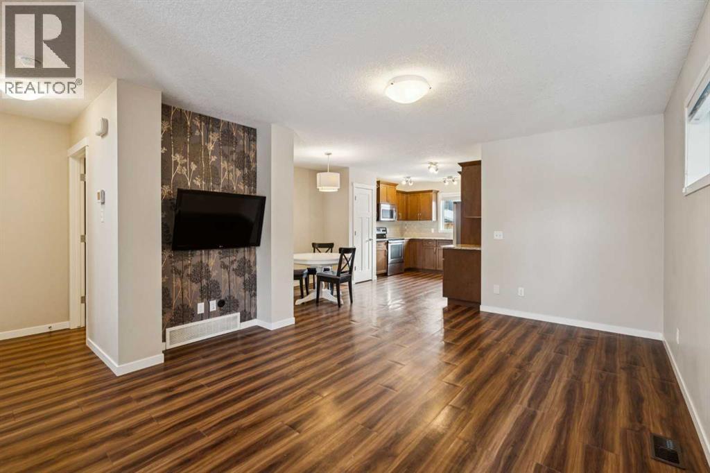 173 Willow Green, Cochrane, Alberta  T4C 0Y9 - Photo 2 - A2282481