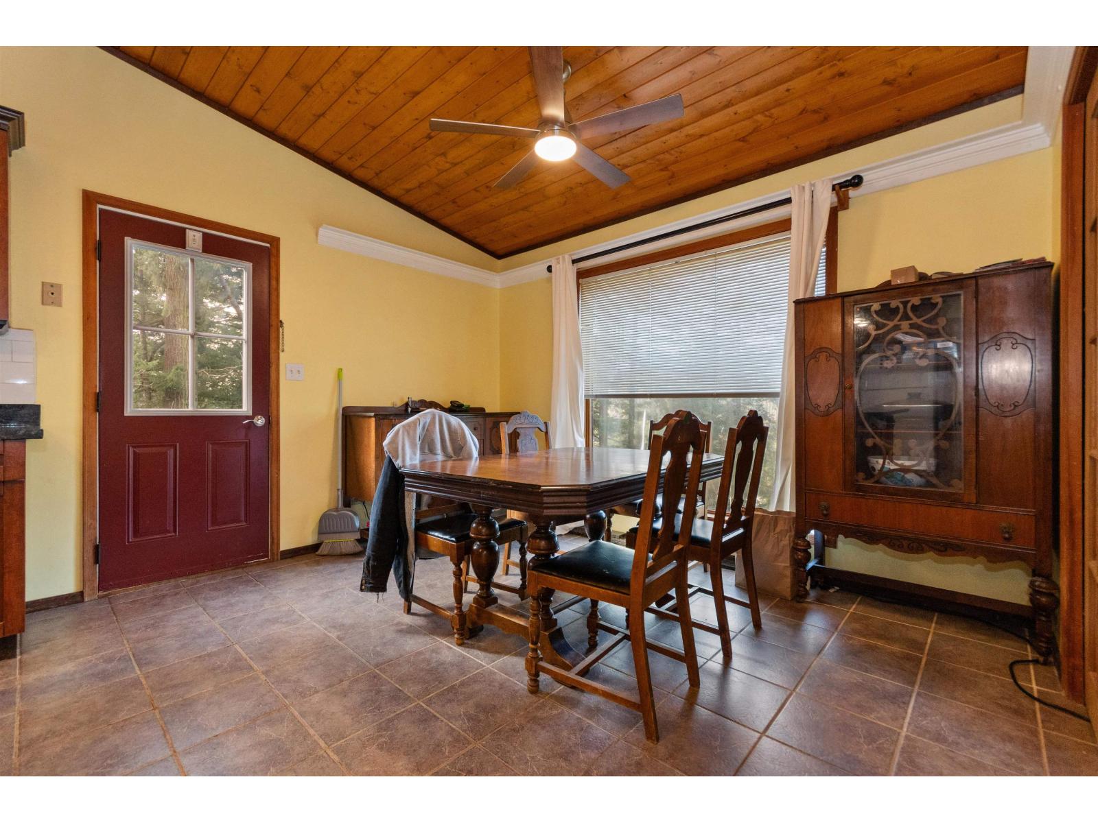 66176 Kawkawa Lake Road, Hope, Hope, British Columbia  V0X 1L1 - Photo 9 - R3073710