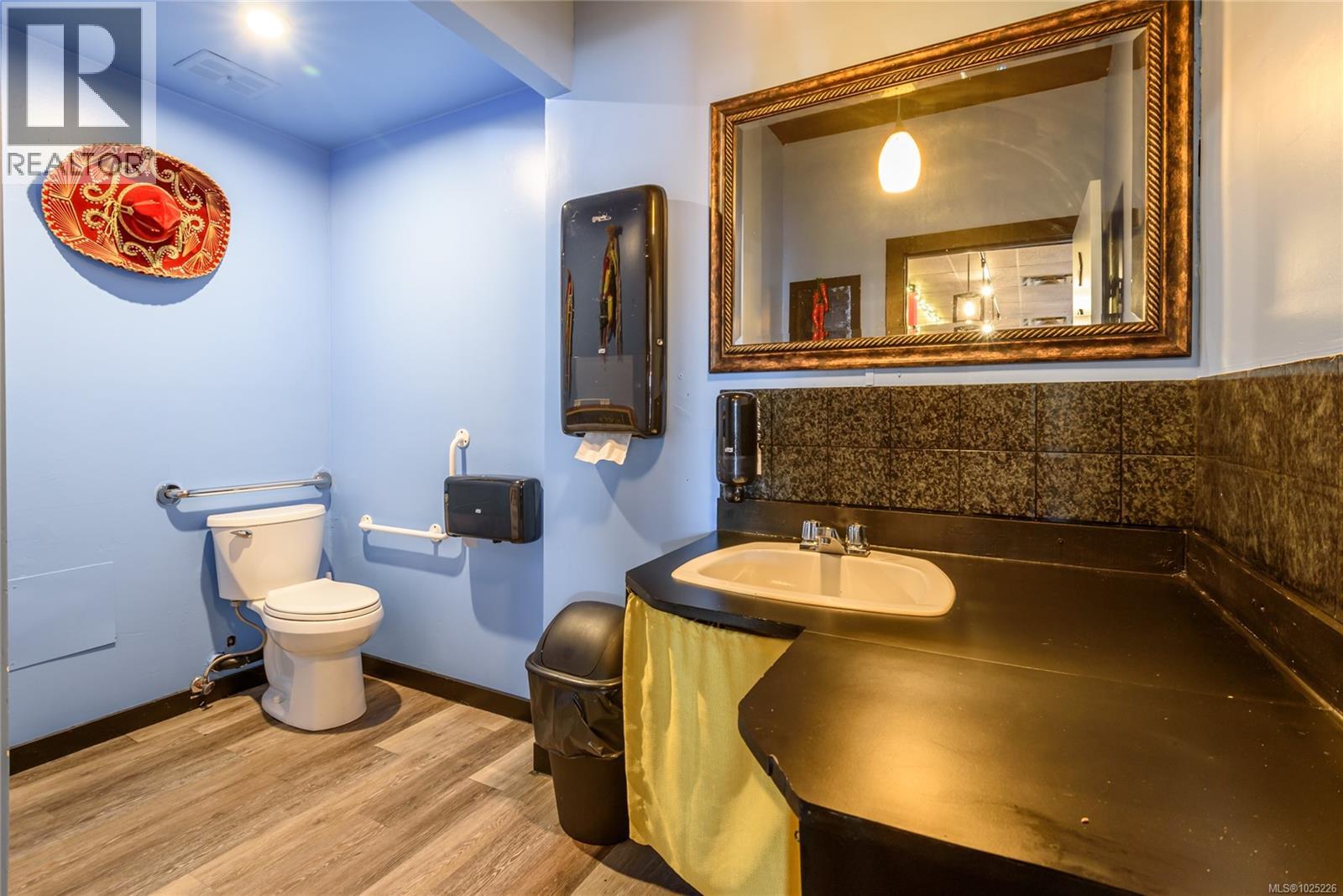 B 307 14th St, Courtenay, British Columbia  V9N 6P5 - Photo 7 - 1025226