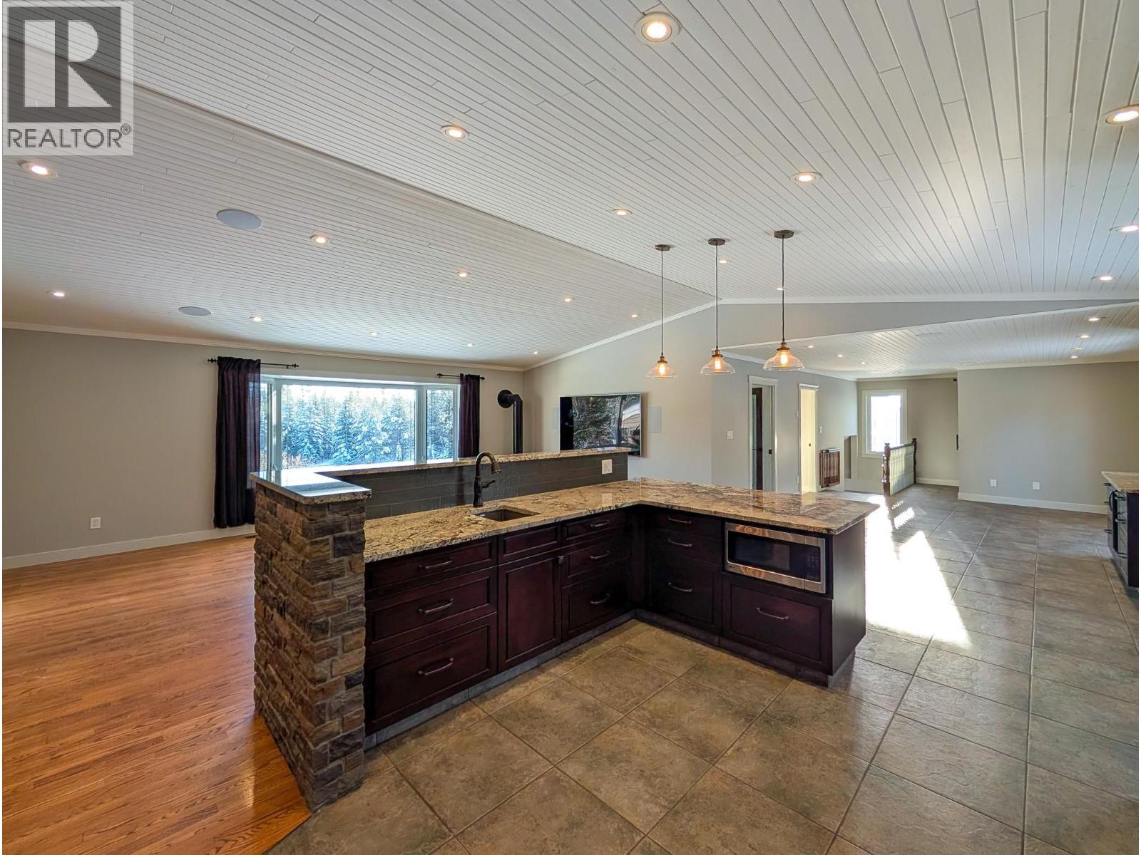 11400 Mauraen Drive, Prince George, British Columbia  V2N 5B7 - Photo 16 - R3087121