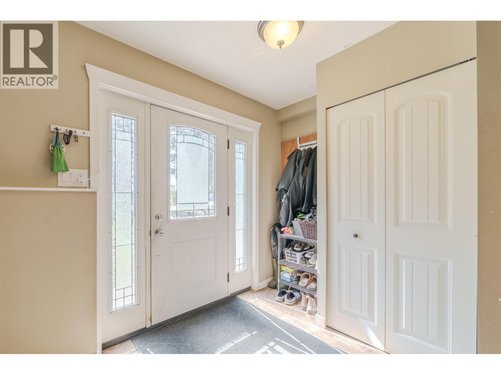 4927 Gloinnzun Crescent, 108 Mile Ranch, British Columbia  V0K 2Z0 - Photo 21 - R3087127