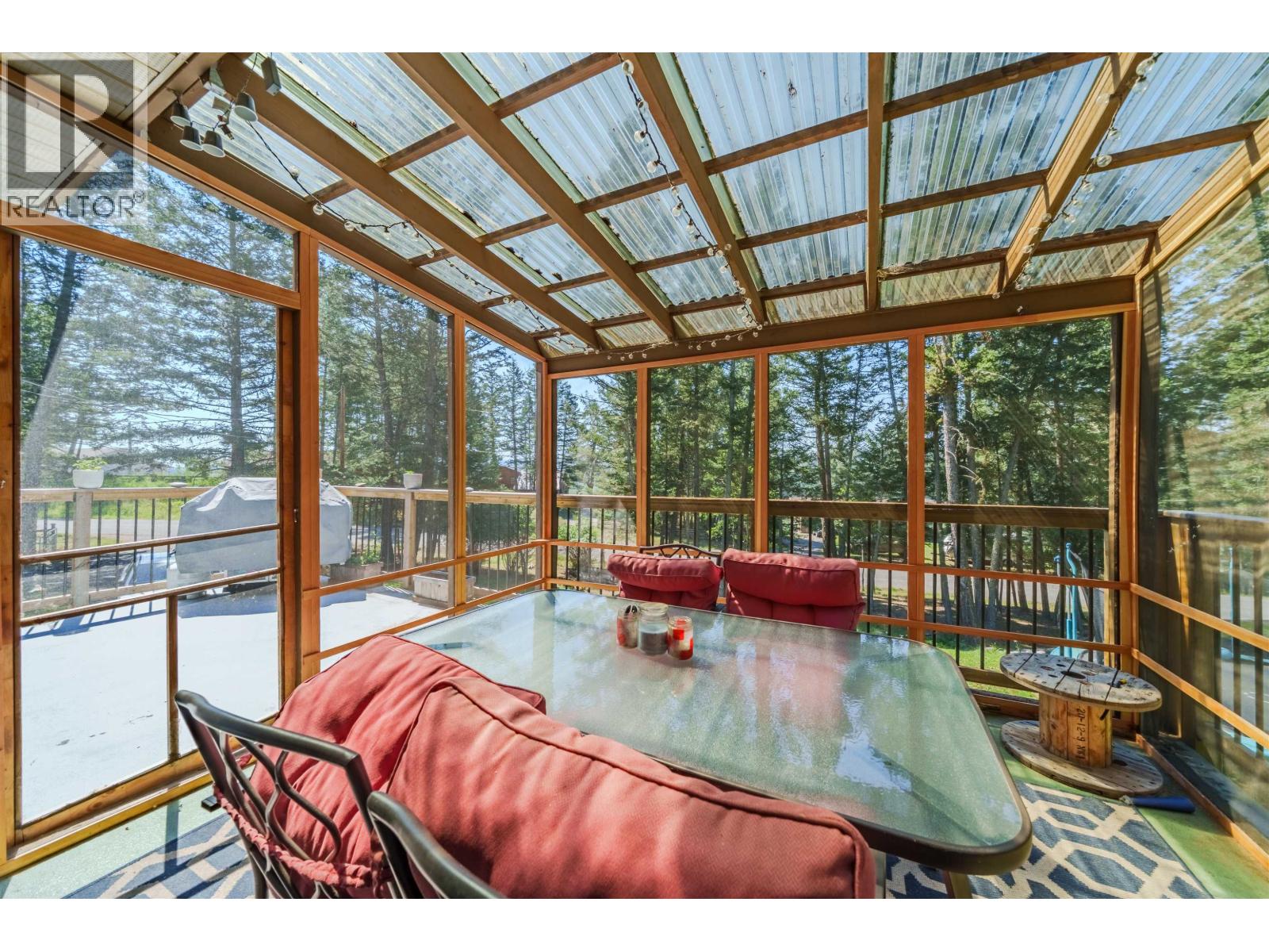 4927 Gloinnzun Crescent, 108 Mile Ranch, British Columbia  V0K 2Z0 - Photo 29 - R3087127