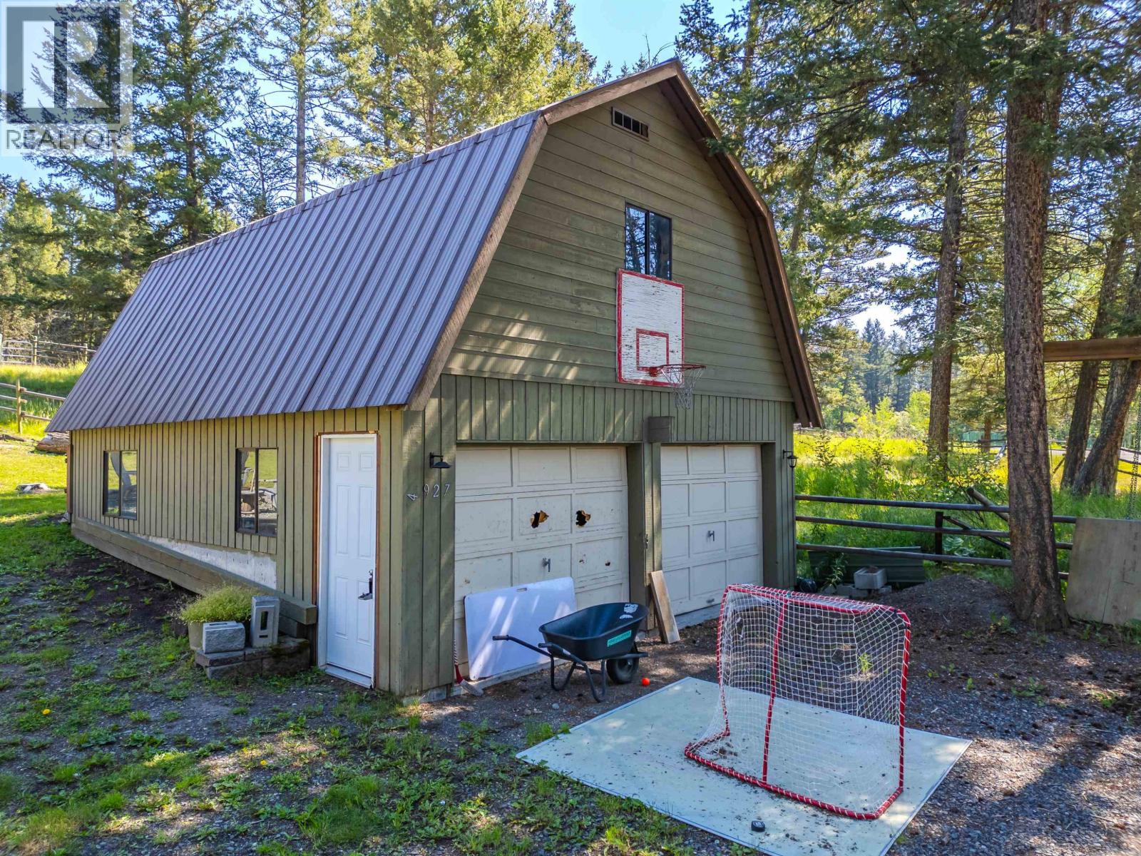 4927 Gloinnzun Crescent, 108 Mile Ranch, British Columbia  V0K 2Z0 - Photo 34 - R3087127