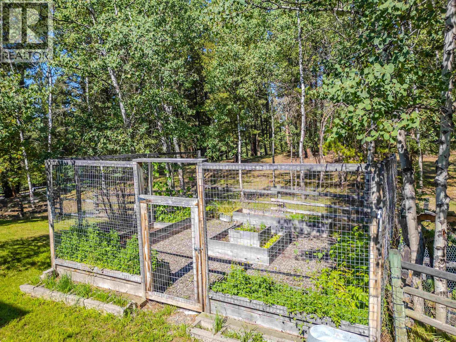 4927 Gloinnzun Crescent, 108 Mile Ranch, British Columbia  V0K 2Z0 - Photo 37 - R3087127