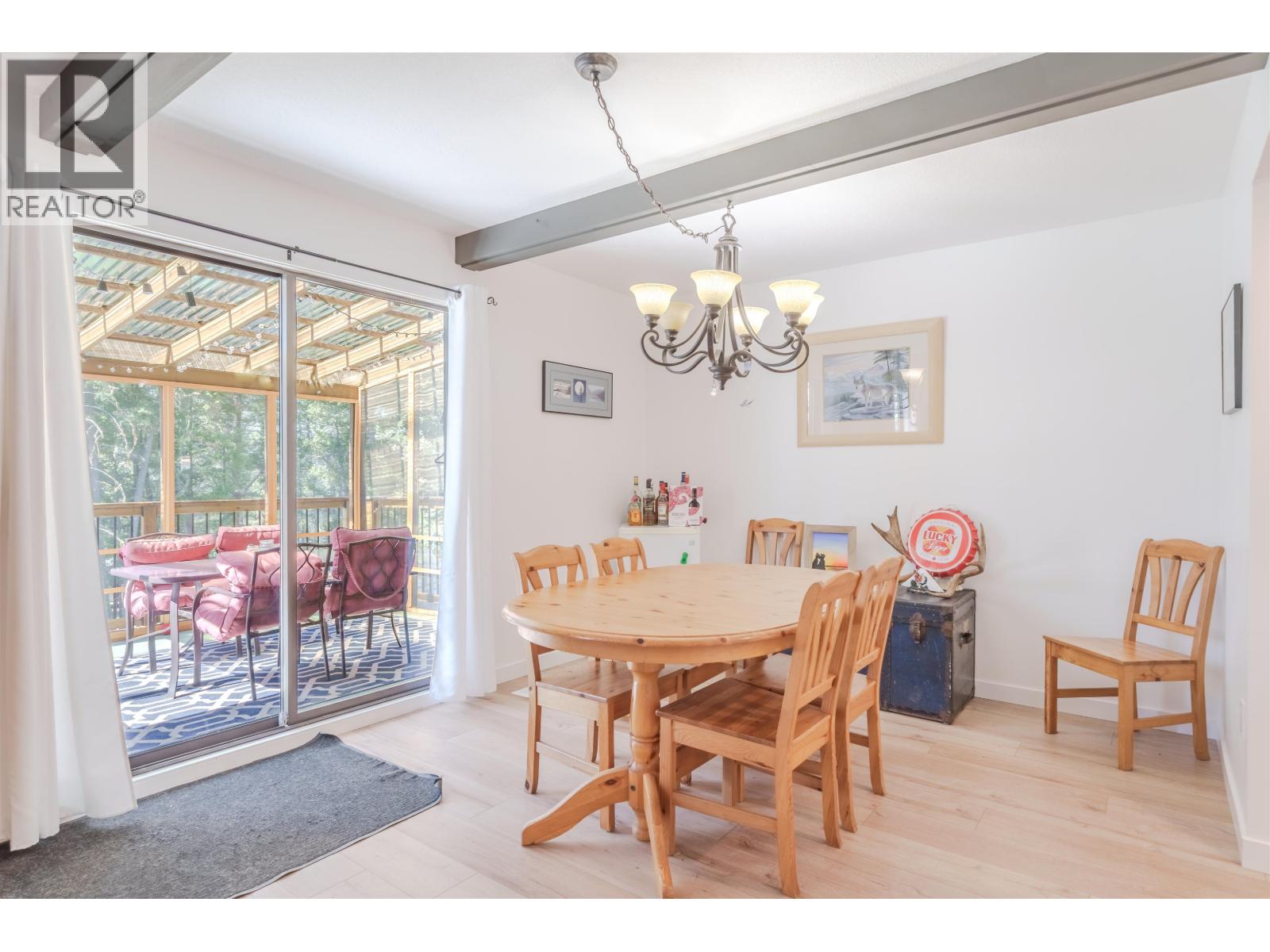 4927 Gloinnzun Crescent, 108 Mile Ranch, British Columbia  V0K 2Z0 - Photo 9 - R3087127