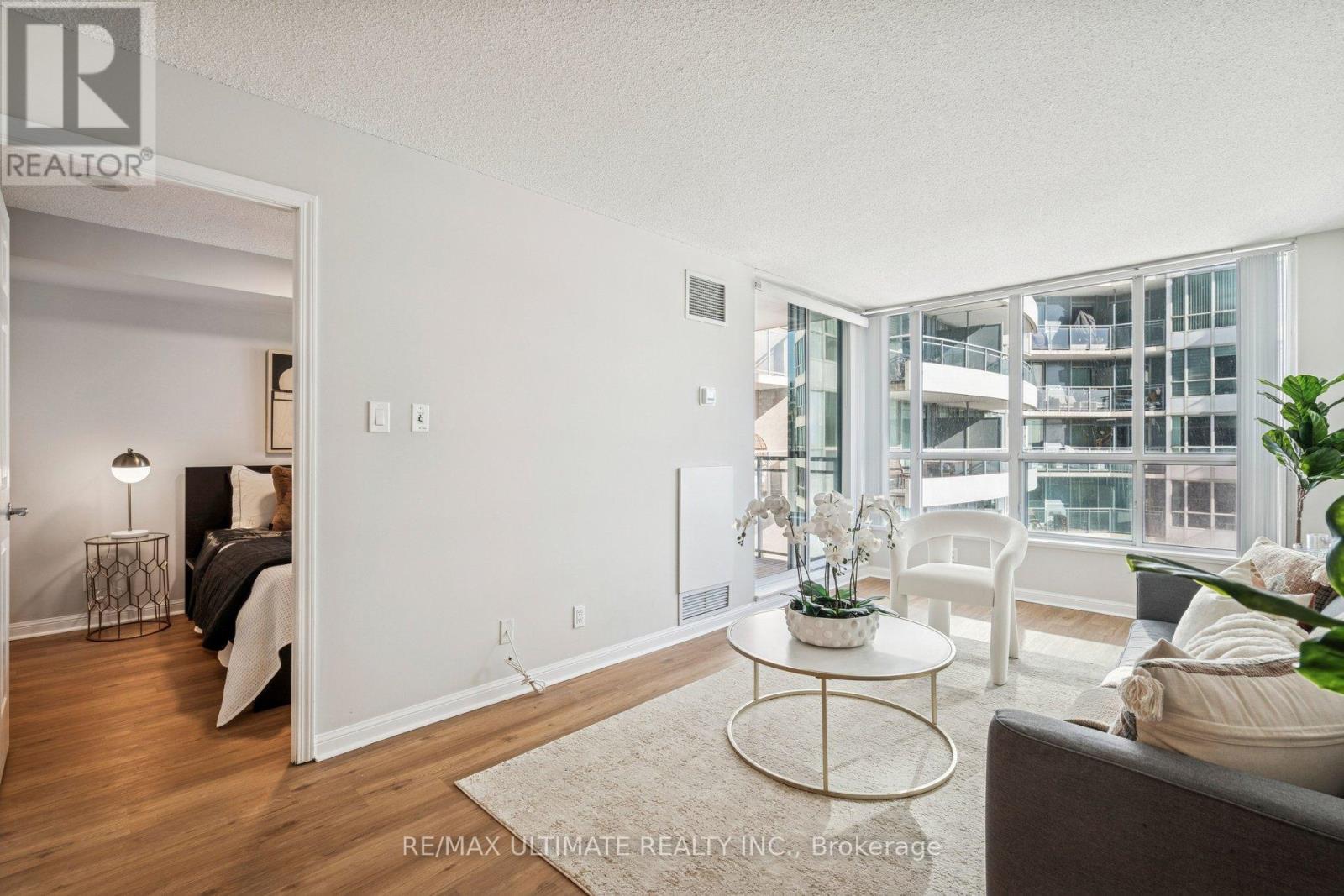 720 - 230 Queens Quay W, Toronto (Waterfront Communities), Ontario  M5J 2Y7 - Photo 12 - C12762024