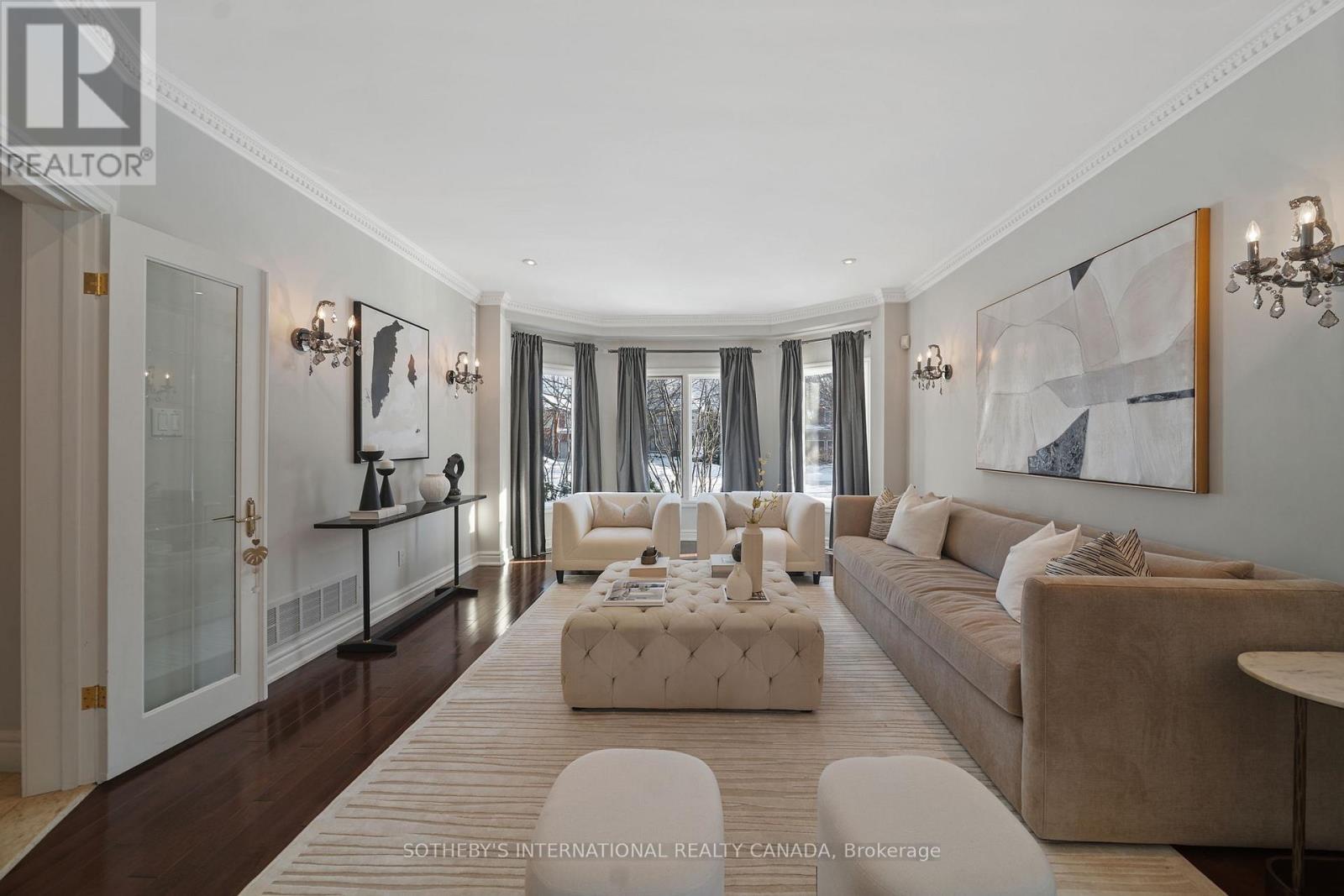 1939 Calgary Court, Mississauga, Ontario  L5H 4J1 - Photo 5 - W12731708