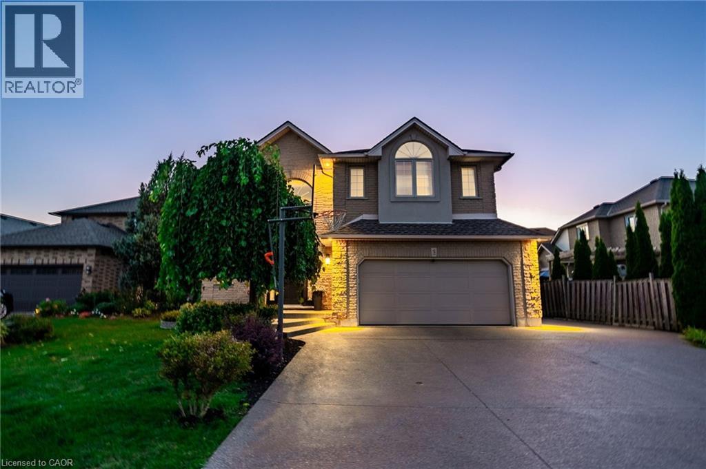 18 KONSTANTINE Court, hamilton, Ontario