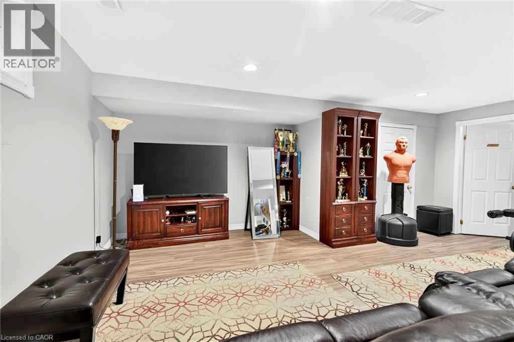 18 Konstantine Court, Hamilton, Ontario  L9B 2T3 - Photo 30 - 40803361