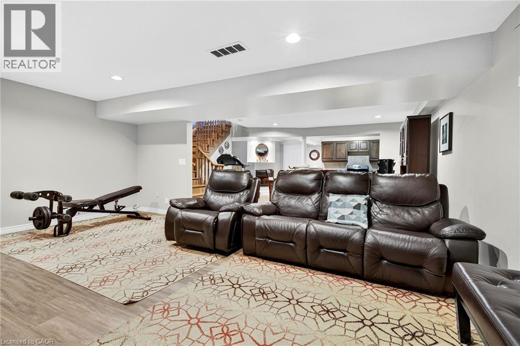 18 Konstantine Court, Hamilton, Ontario  L9B 2T3 - Photo 31 - 40803361