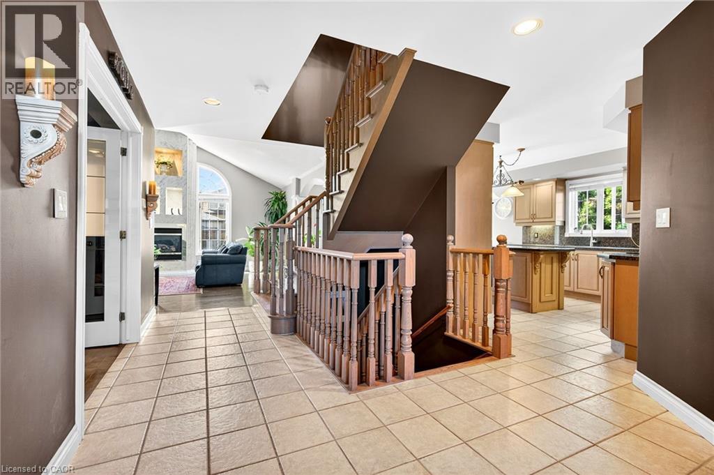 18 Konstantine Court, Hamilton, Ontario  L9B 2T3 - Photo 9 - 40803361