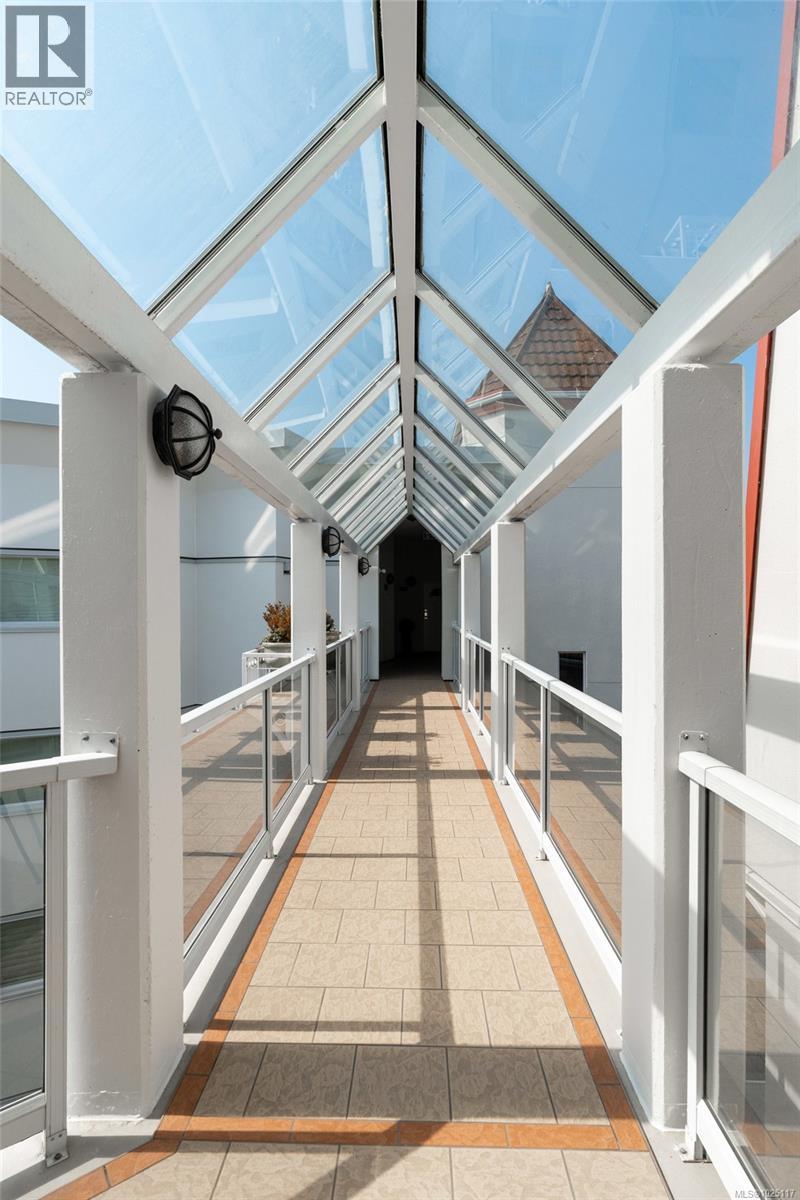 518 10 Paul Kane Pl, Victoria, British Columbia  V9A 7J8 - Photo 30 - 1025117