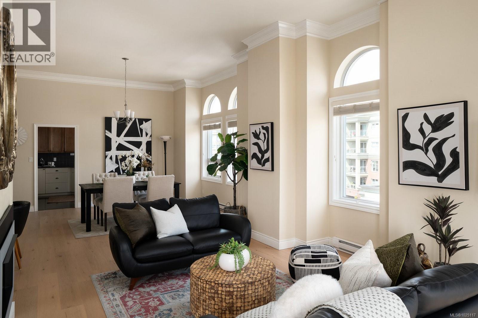 518 10 Paul Kane Pl, Victoria, British Columbia  V9A 7J8 - Photo 4 - 1025117