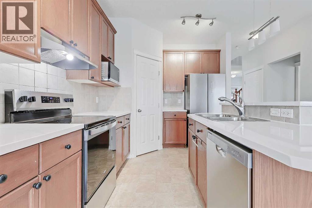 102 Kincora Glen Mews Nw, Calgary, Alberta  T3R 0B6 - Photo 5 - A2279013
