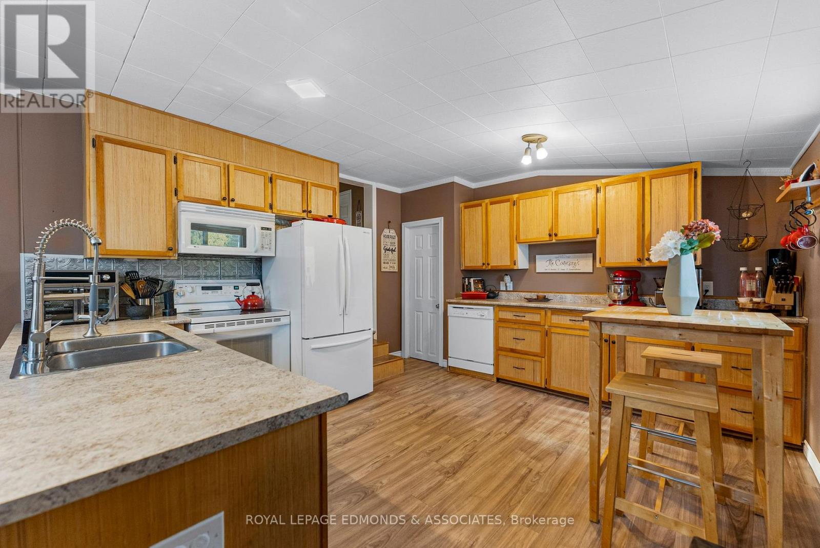 24 Ottawa Street, Laurentian Hills, Ontario  K0J 1J0 - Photo 19 - X12763304