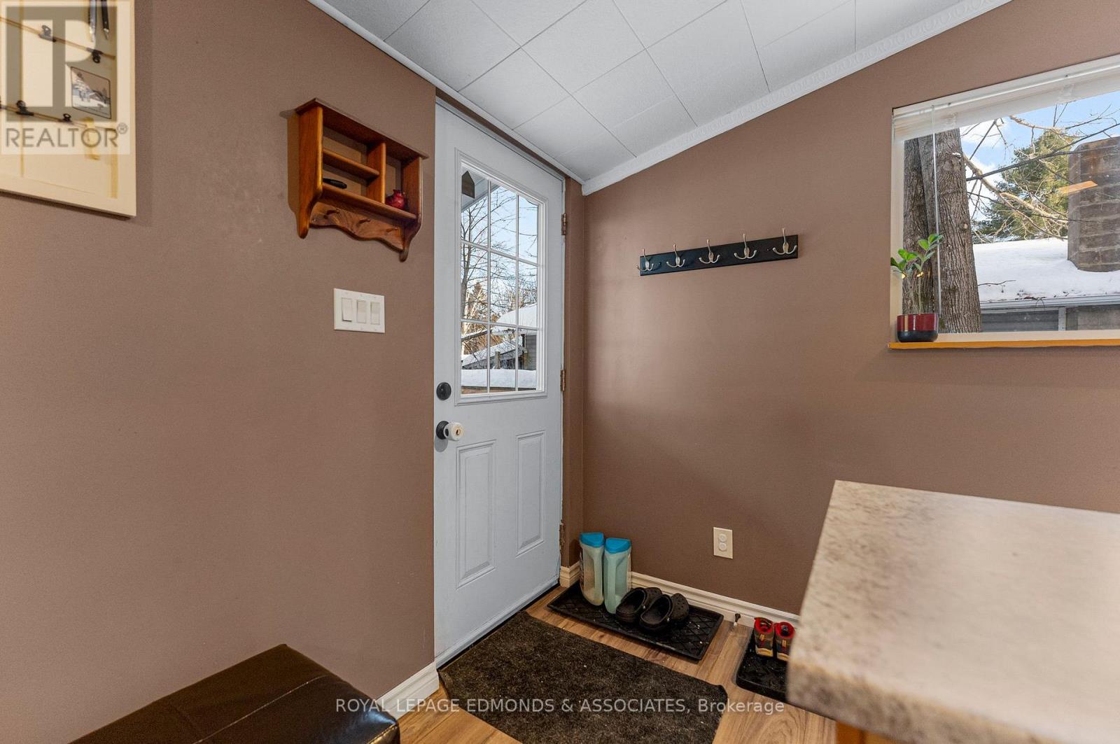 24 Ottawa Street, Laurentian Hills, Ontario  K0J 1J0 - Photo 23 - X12763304