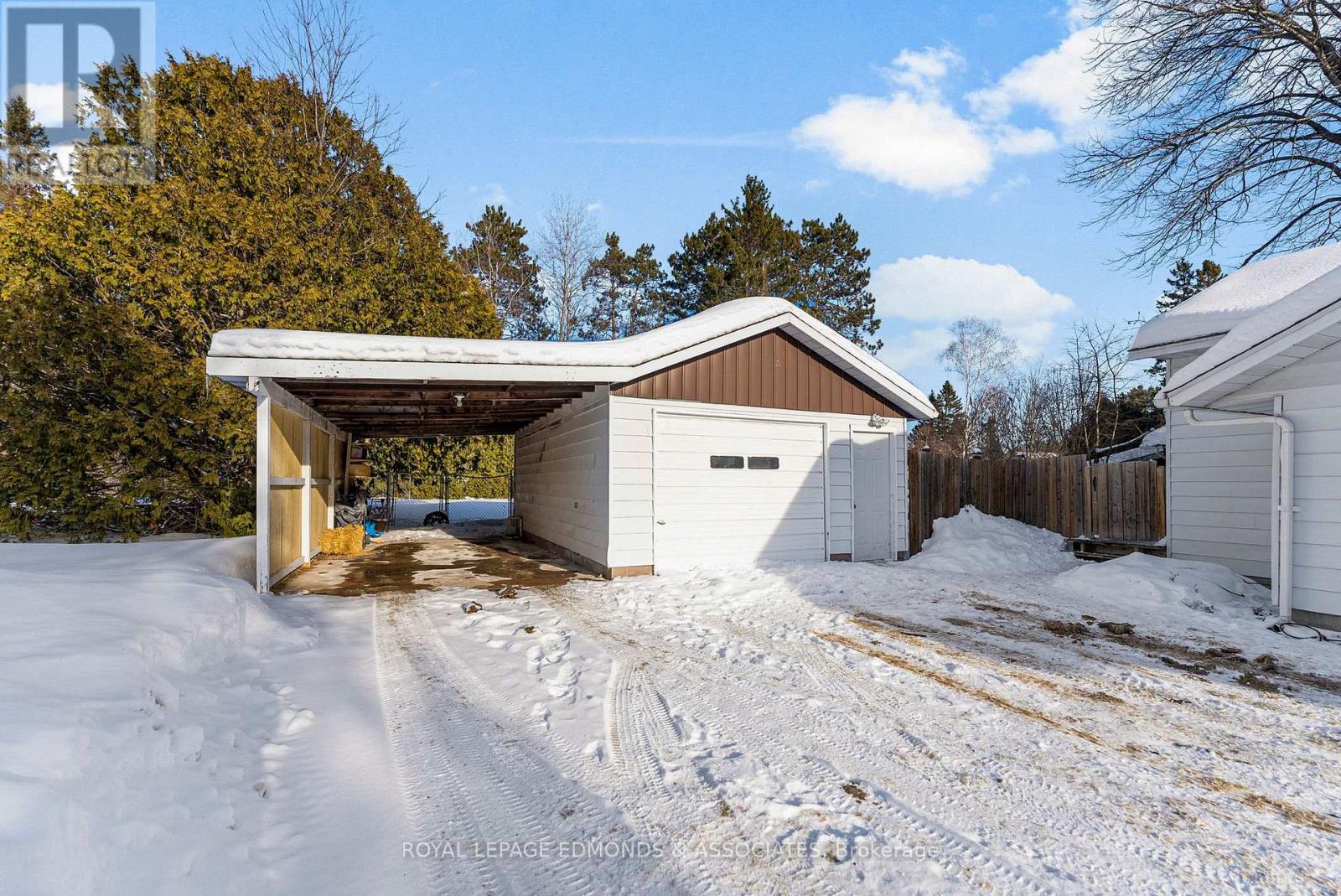 24 Ottawa Street, Laurentian Hills, Ontario  K0J 1J0 - Photo 27 - X12763304