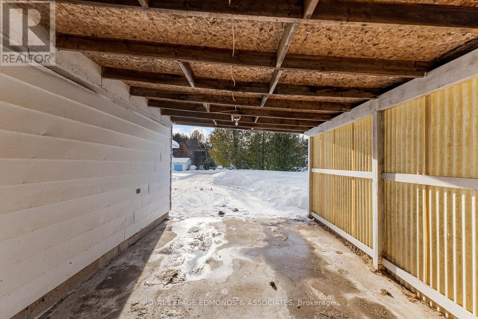 24 Ottawa Street, Laurentian Hills, Ontario  K0J 1J0 - Photo 28 - X12763304