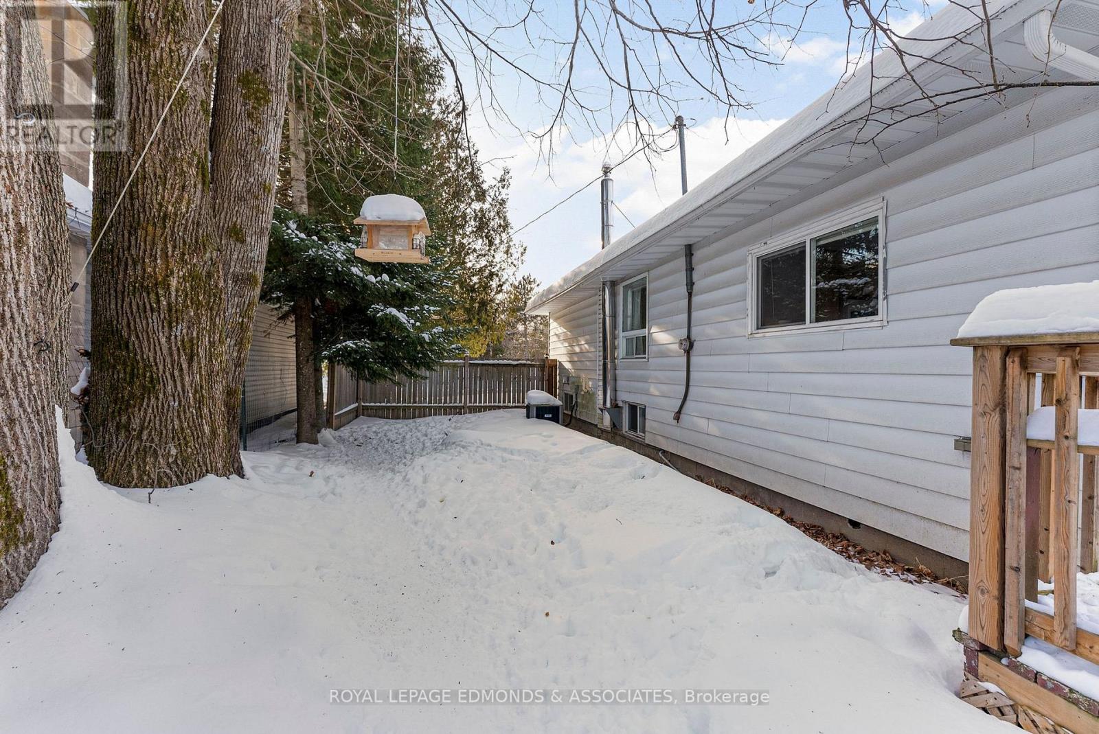 24 Ottawa Street, Laurentian Hills, Ontario  K0J 1J0 - Photo 32 - X12763304