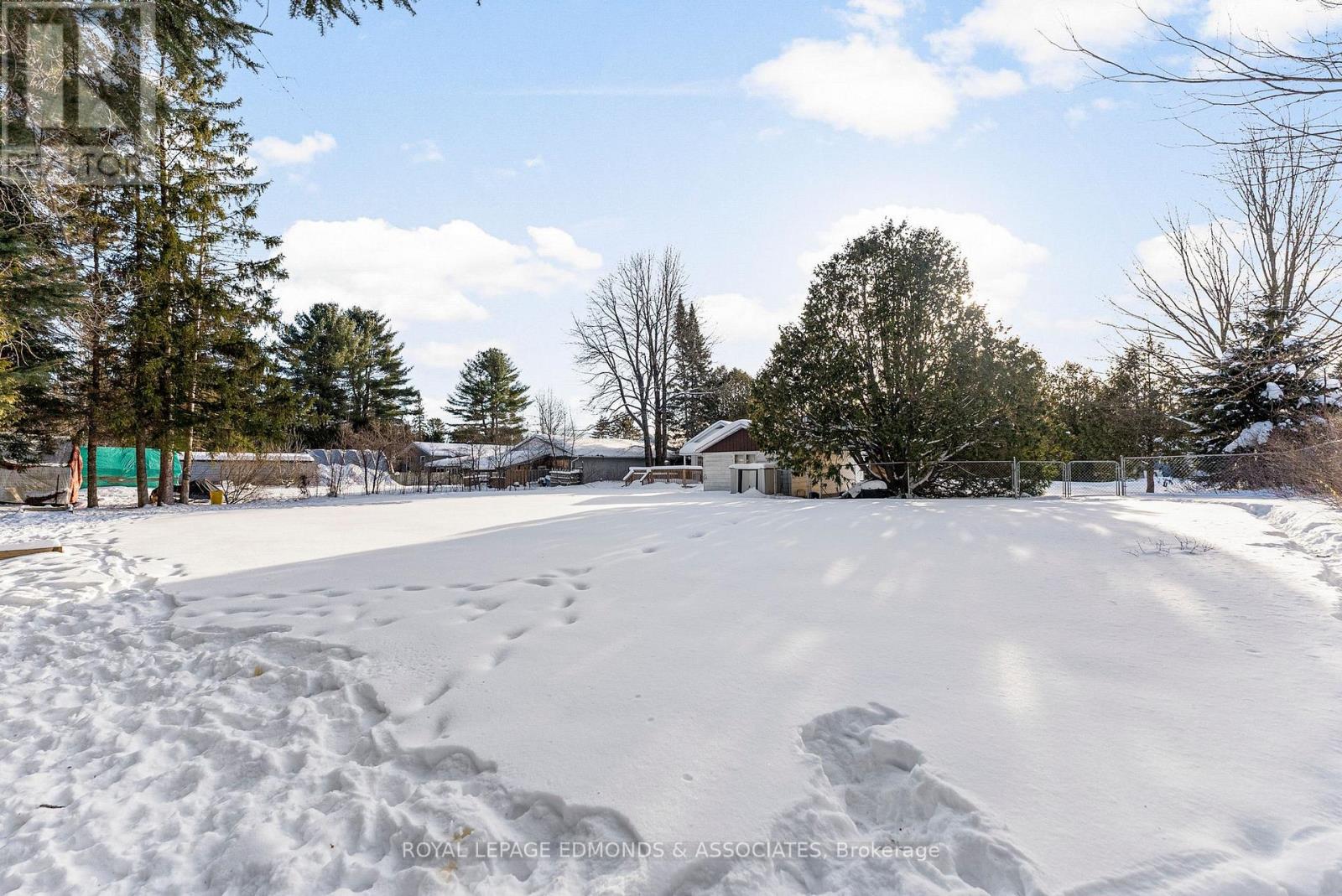 24 Ottawa Street, Laurentian Hills, Ontario  K0J 1J0 - Photo 36 - X12763304