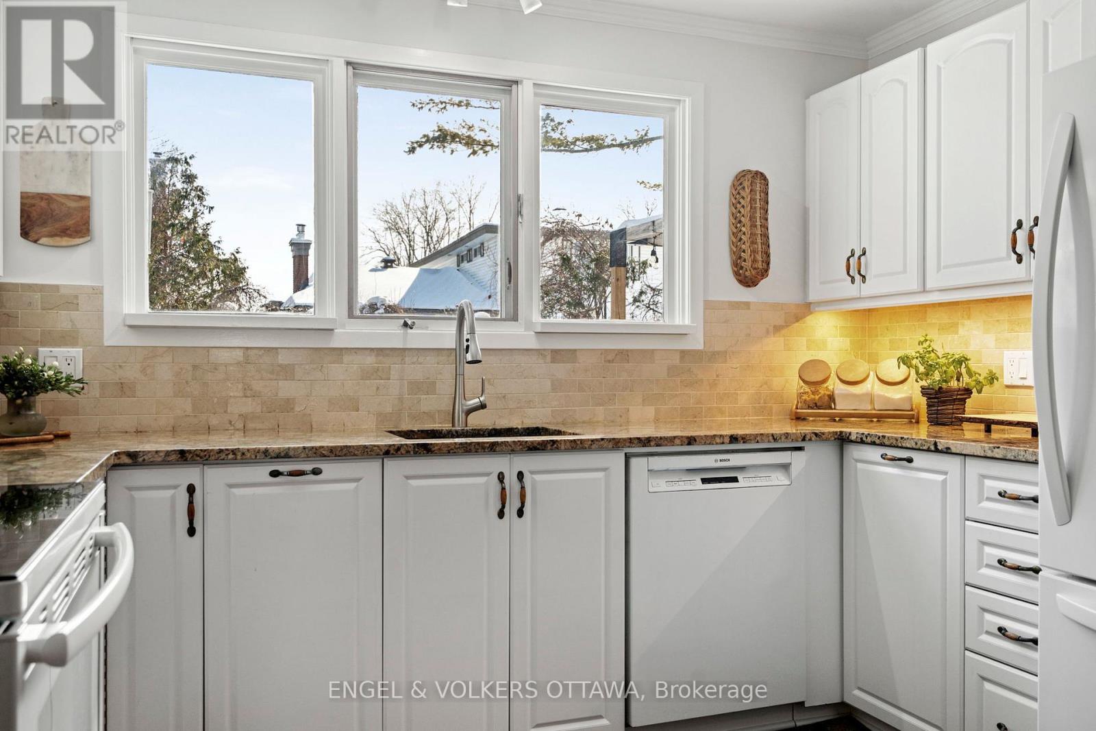 1336 Cahill Drive, Ottawa, Ontario  K1V 7K4 - Photo 8 - X12763322