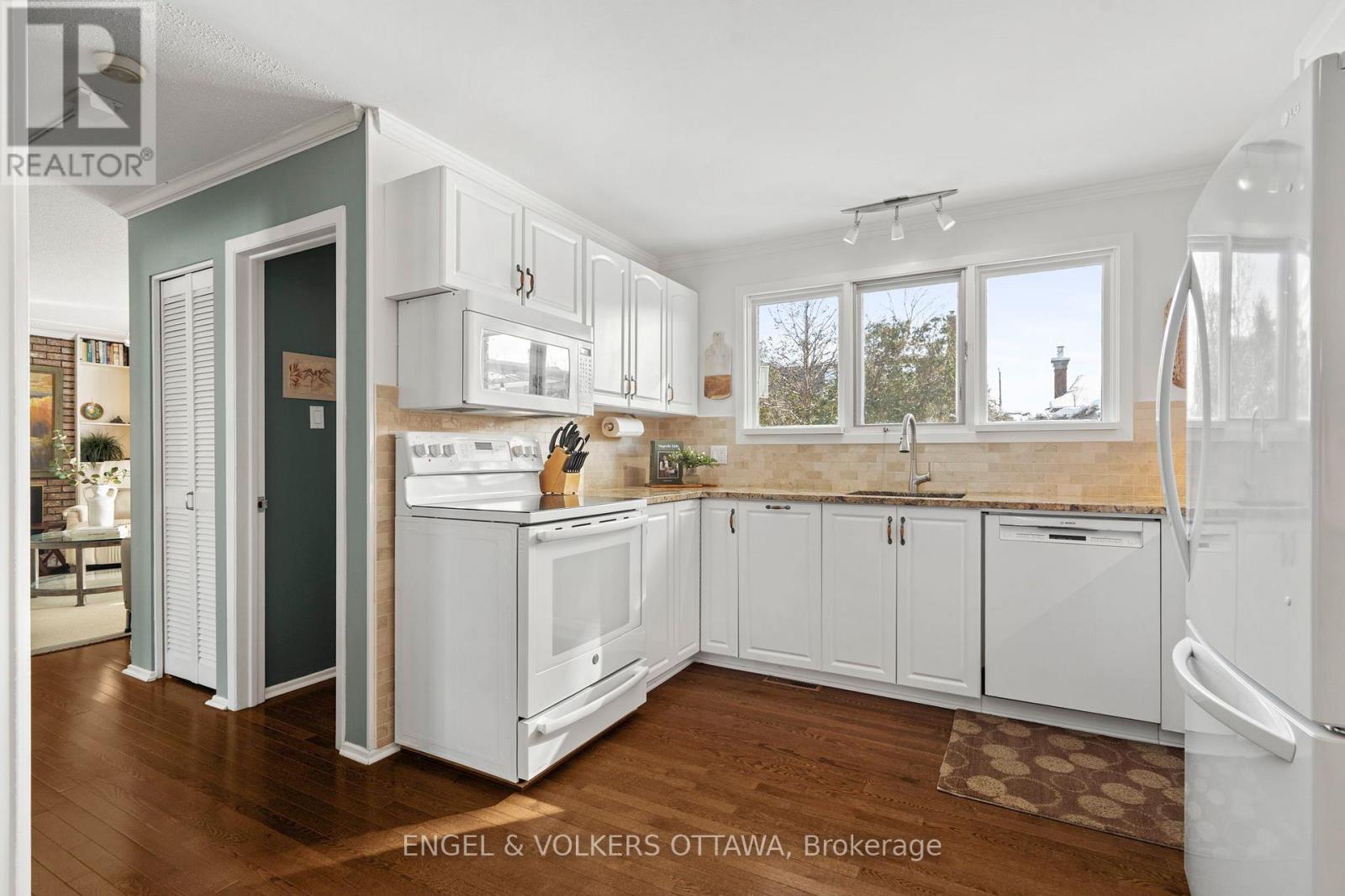 1336 Cahill Drive, Ottawa, Ontario  K1V 7K4 - Photo 9 - X12763322