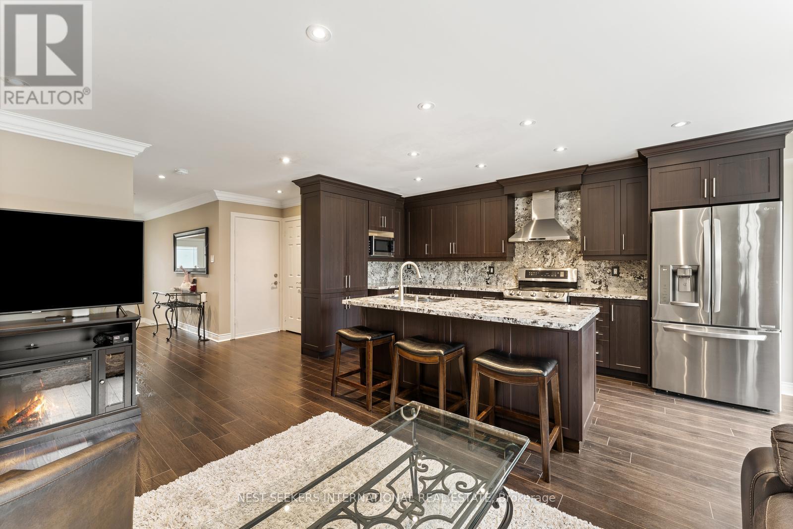 46 Waterbury Street, Caledon, Ontario  L7E 1X4 - Photo 4 - W12634546