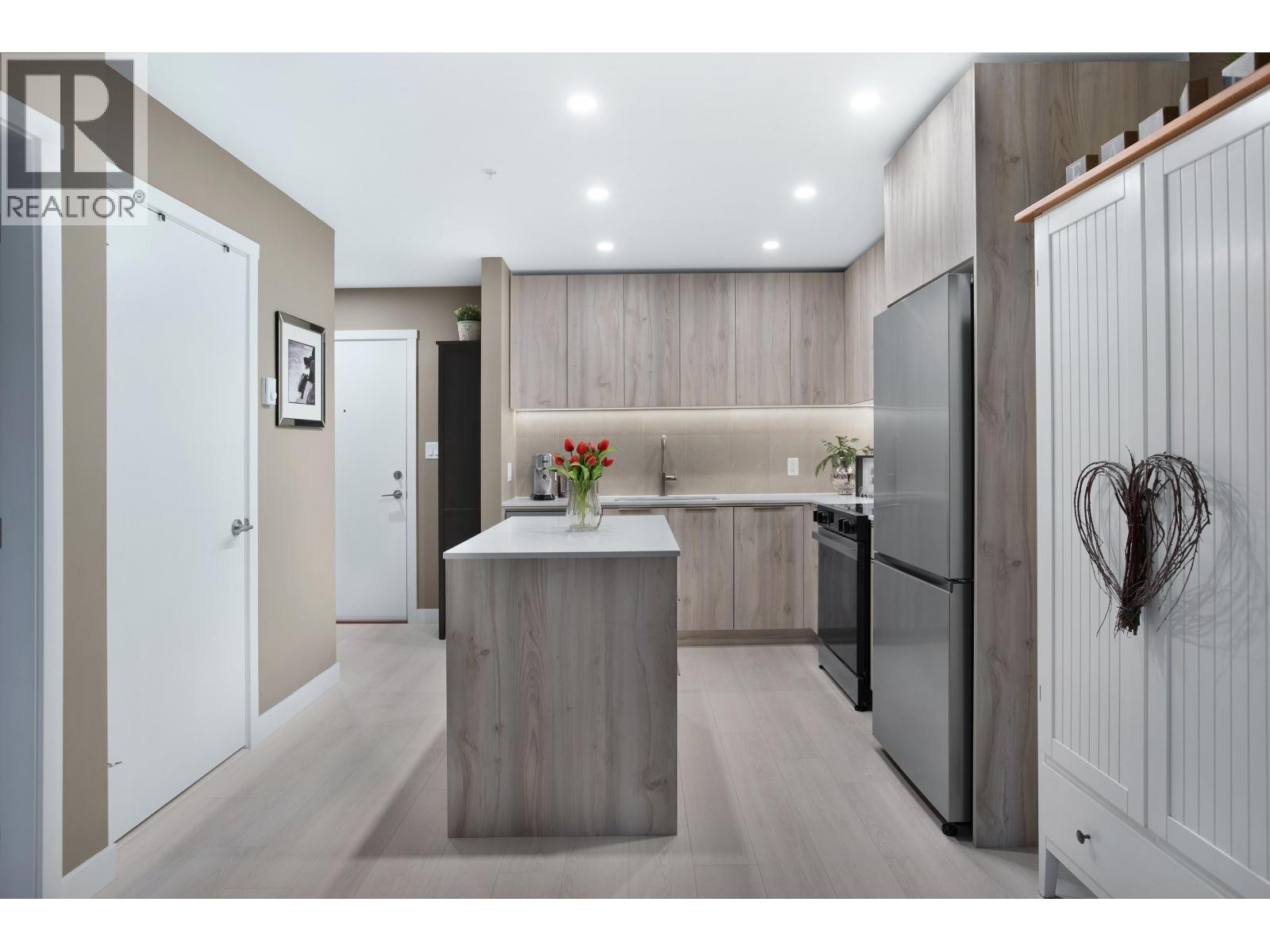 312 3596 Malsum Drive, North Vancouver, British Columbia  V7G 0B5 - Photo 8 - R3087111