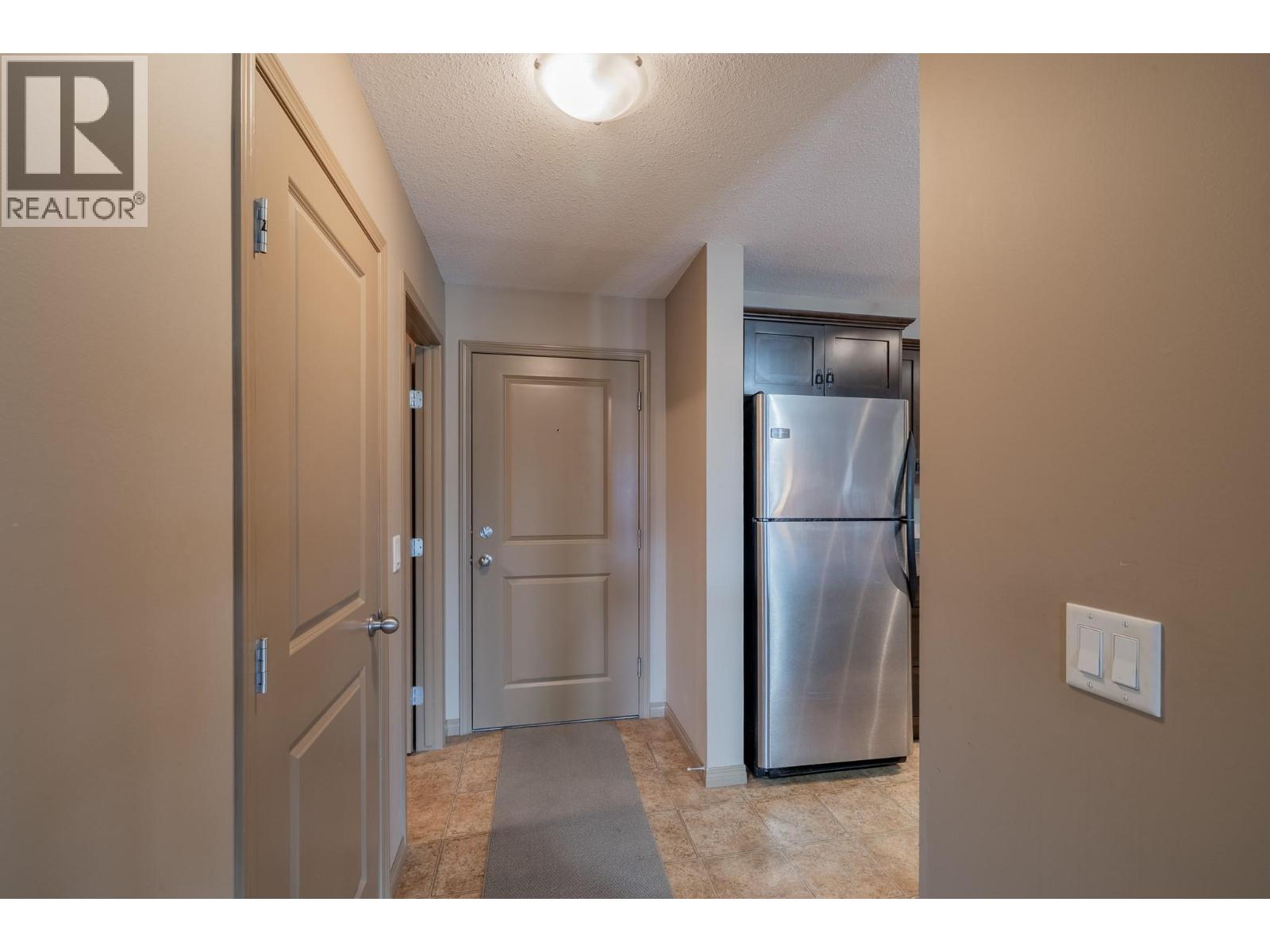 4874 Stanley Street Unit# 307, Radium Hot Springs, British Columbia  V0A 1M0 - Photo 4 - 10375070