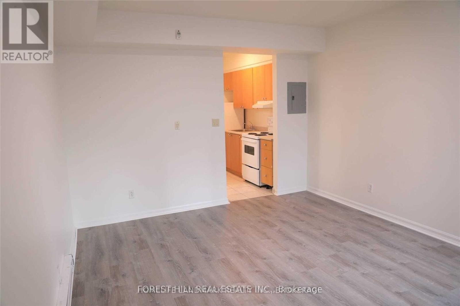 201 - 126 Dundas Street E, Toronto, Ontario  M5B 1E2 - Photo 3 - C12763346