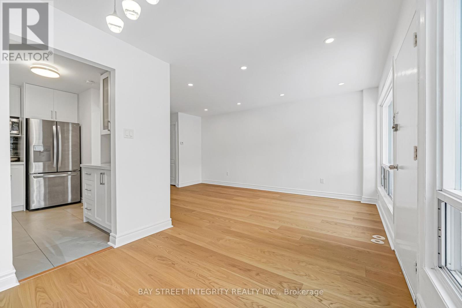 70 Elsa Vine Way, Toronto, Ontario  M2J 4H9 - Photo 15 - C12763348