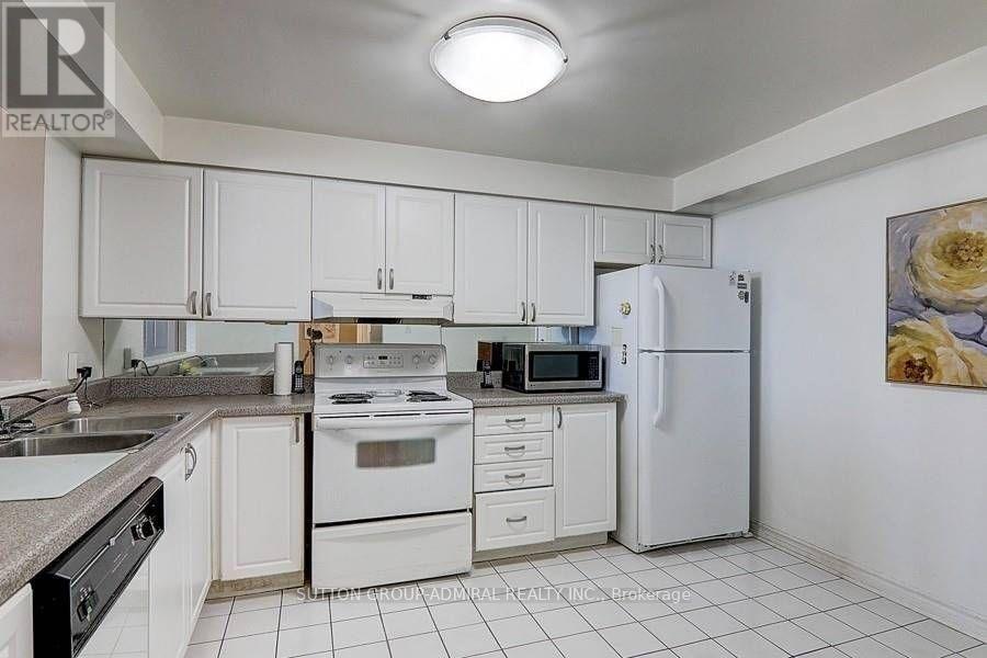 1008 - 1121 Steeles Avenue W, Toronto, Ontario  M2R 3W7 - Photo 7 - C12763408