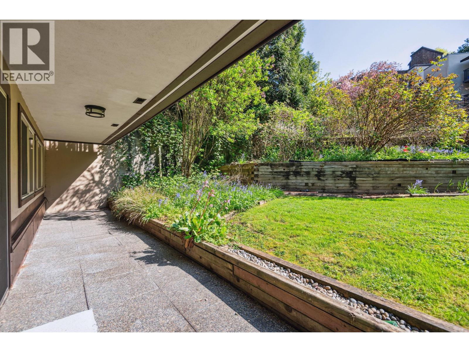 Listing Picture 13 of 26 : 101 9857 MANCHESTER DRIVE, Burnaby / 本拿比 - 魯藝地產 Yvonne Lu Group - MLS Medallion Club Member