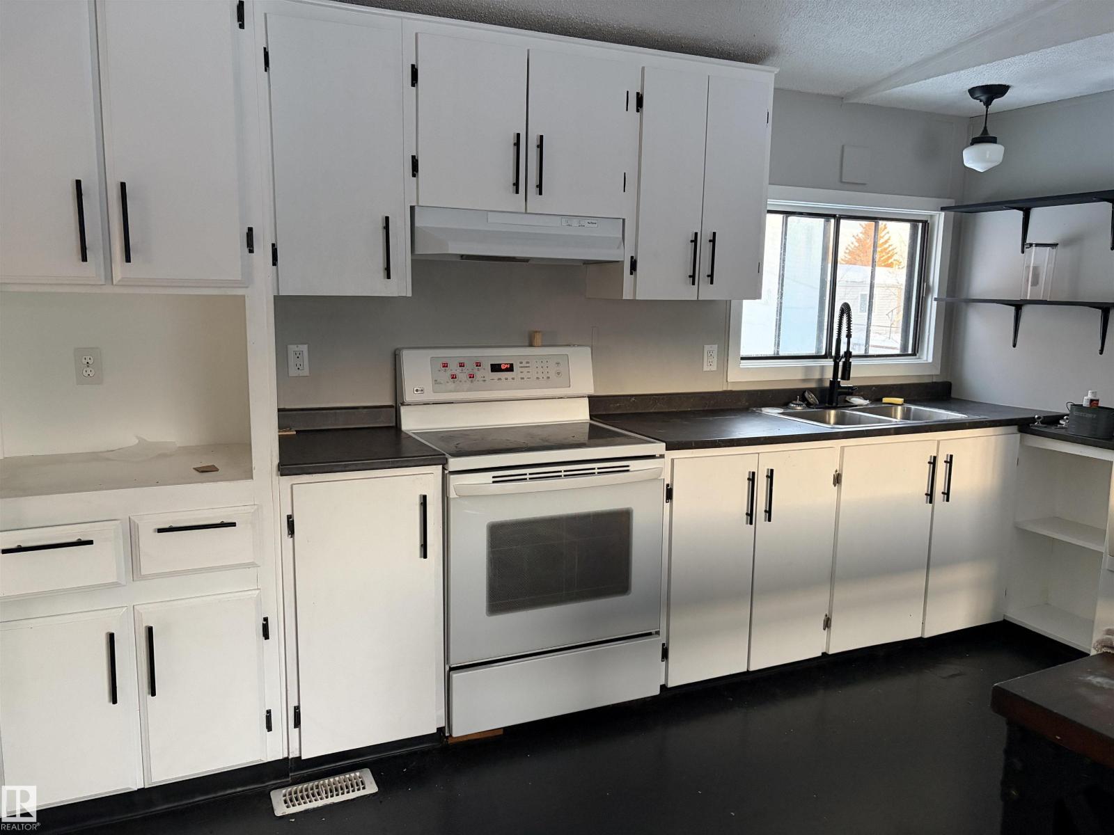 4530 Maria Close East, Smoky Lake Town, Alberta  T0A 3C0 - Photo 3 - E4470207