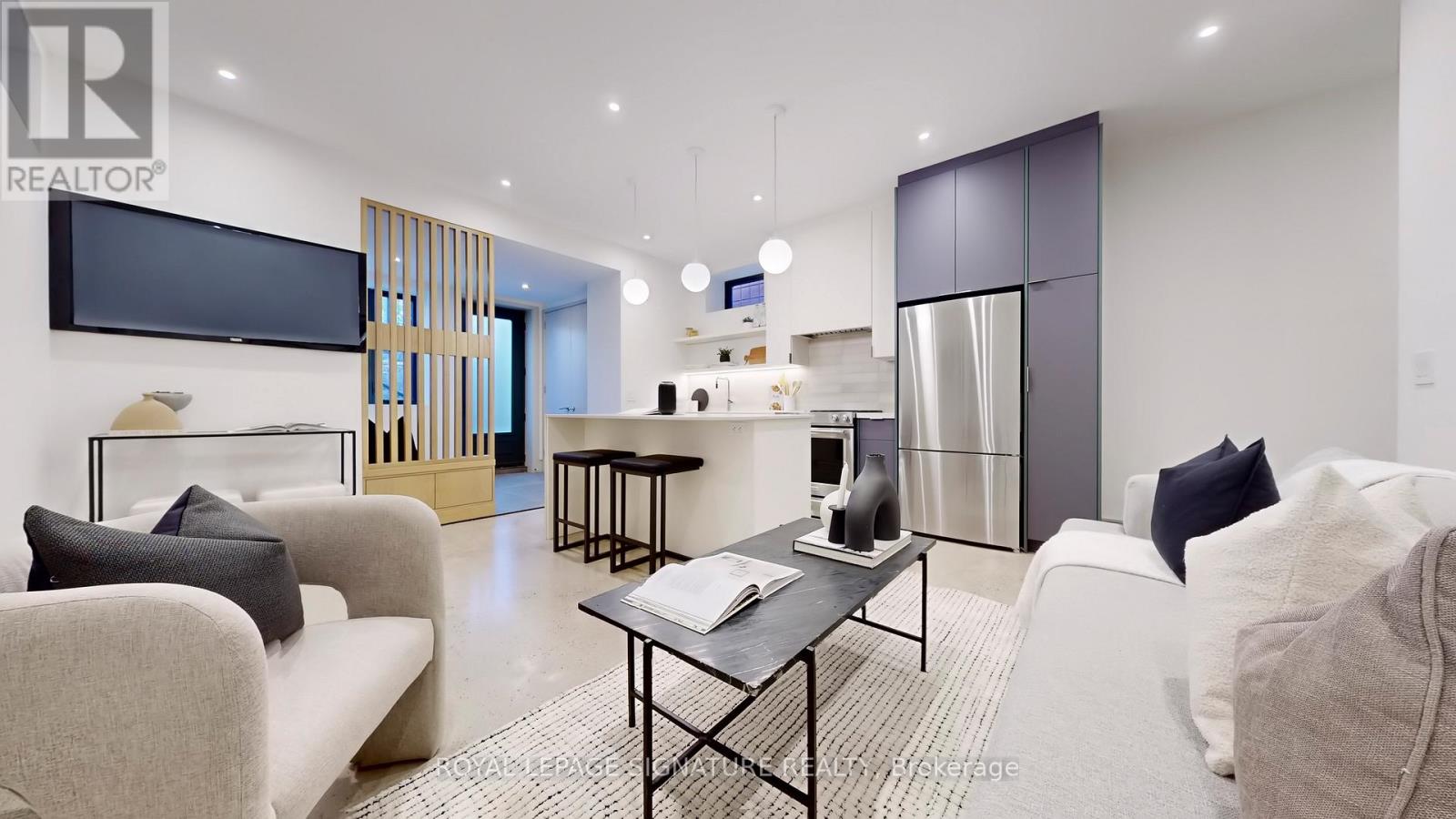 LOWER - 82 GOUGH AVENUE, Toronto, Ontario