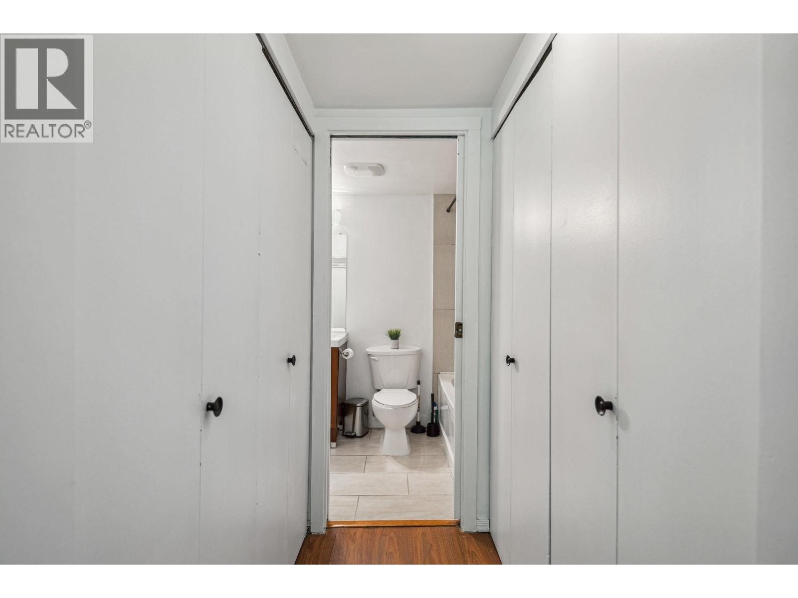 Listing Picture 10 of 26 : 101 9857 MANCHESTER DRIVE, Burnaby / 本拿比 - 魯藝地產 Yvonne Lu Group - MLS Medallion Club Member