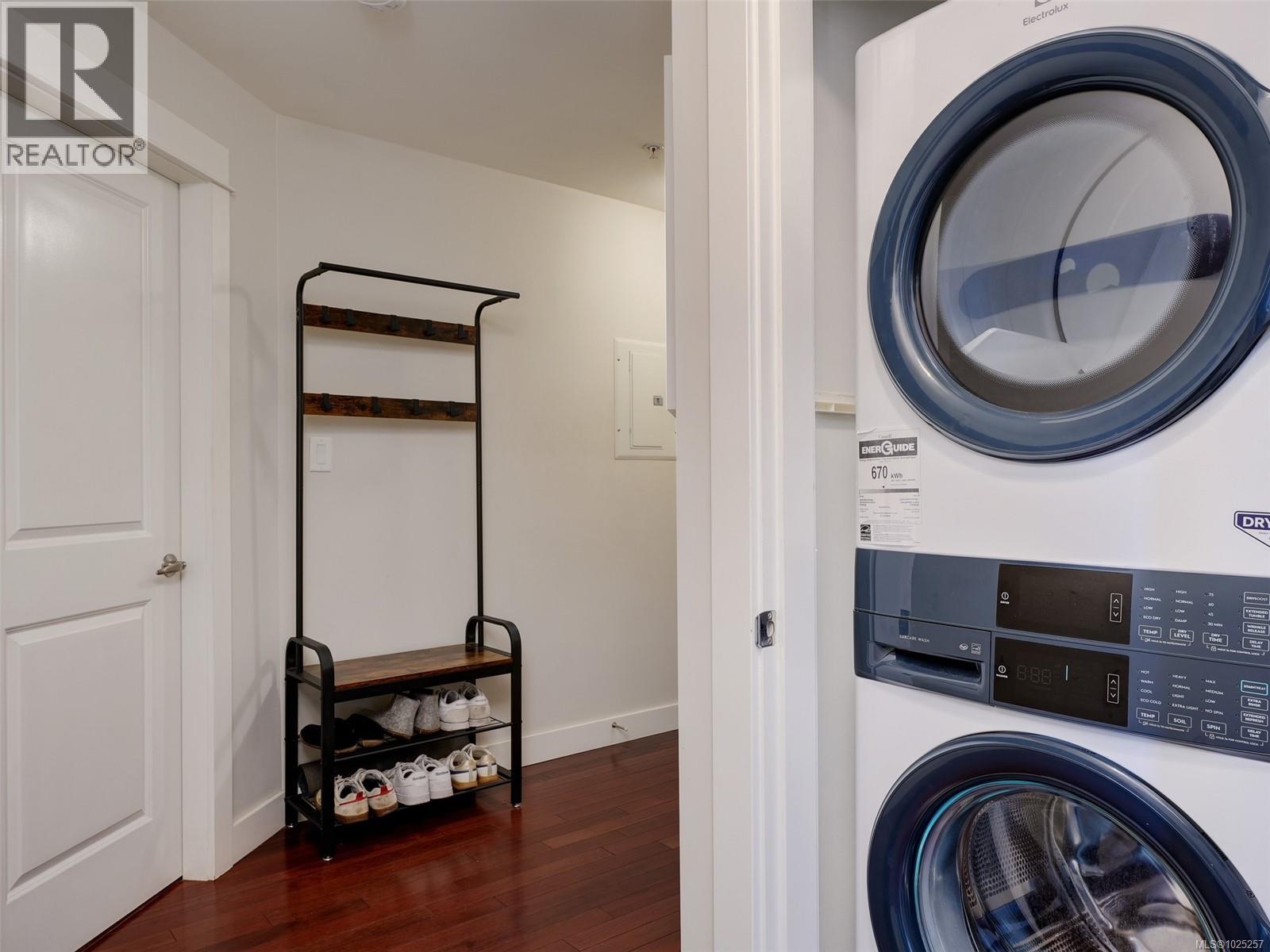 304 1315 Esquimalt Rd, Esquimalt, British Columbia  V9A 3P5 - Photo 17 - 1025257