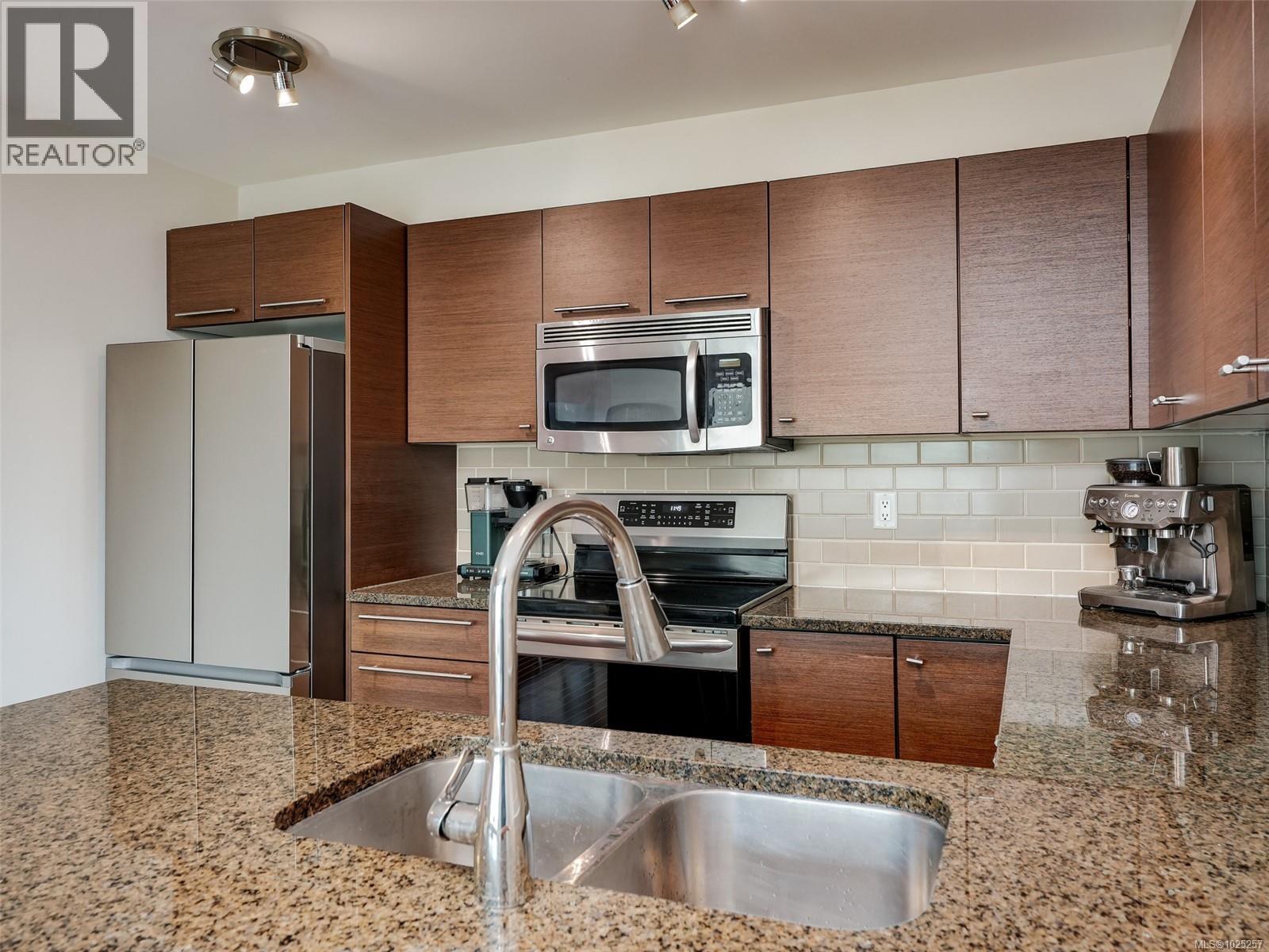 304 1315 Esquimalt Rd, Esquimalt, British Columbia  V9A 3P5 - Photo 7 - 1025257