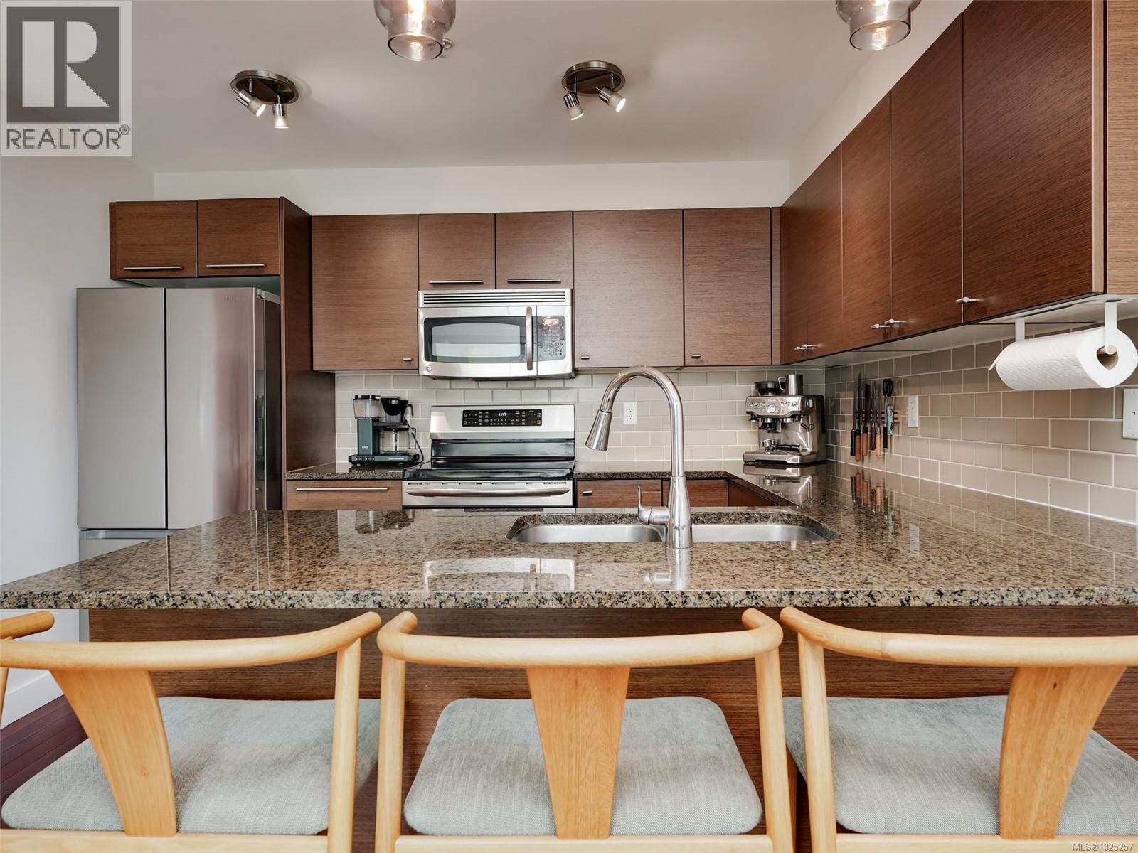 304 1315 Esquimalt Rd, Esquimalt, British Columbia  V9A 3P5 - Photo 8 - 1025257