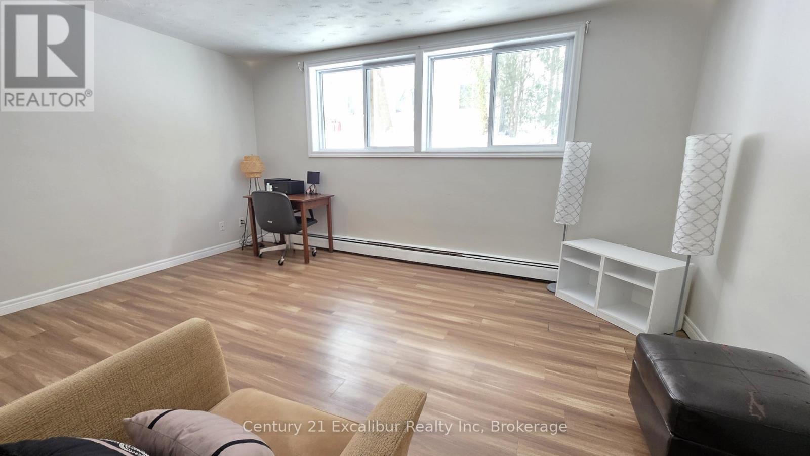 4 - 320 Queen Street E, Centre Wellington, Ontario  N1M 1T4 - Photo 5 - X12763376