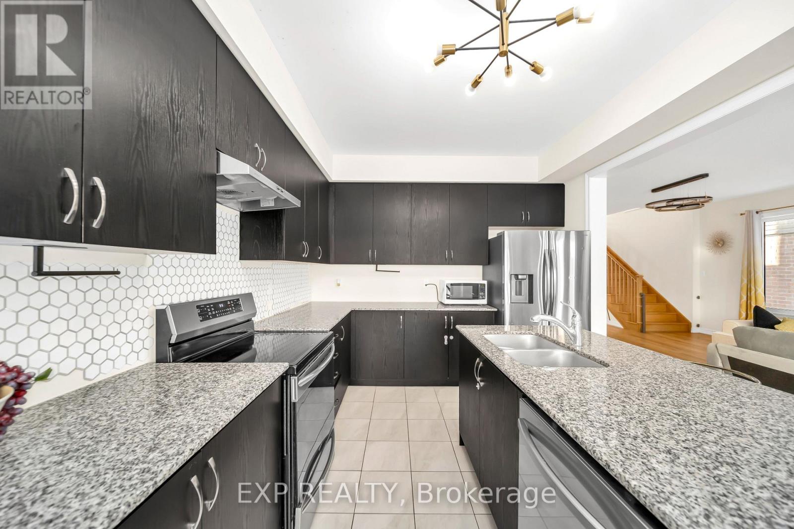 108 Durham Avenue, Barrie, Ontario  L9J 0L8 - Photo 13 - S12763386