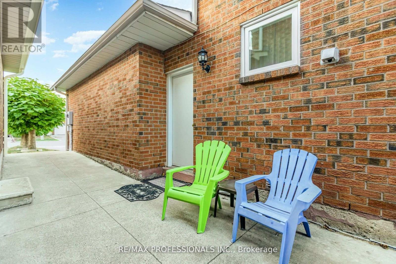 B - 5214 Springbok Crescent, Mississauga, Ontario  L4Z 3J7 - Photo 2 - W12763316